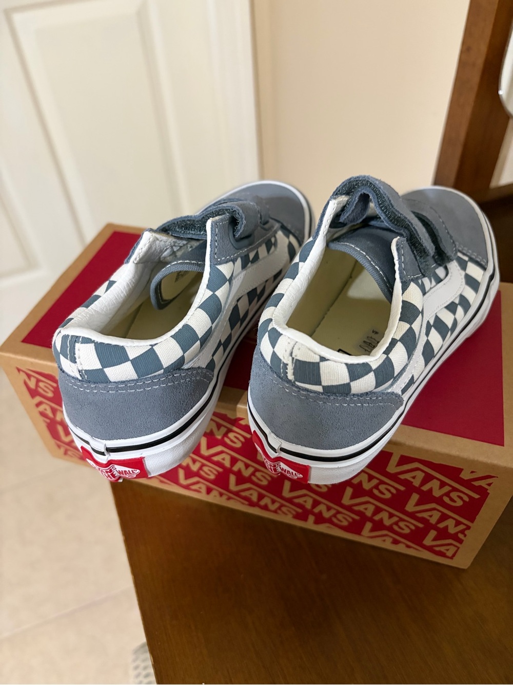 Vans Kids Checkerboard Velcro Sneakers - Gray & White - Picture 2 of 4